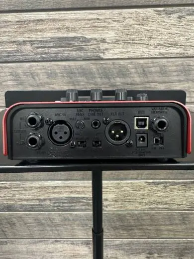 BOSS VE-2 Vocal Harmonist Pedal 2